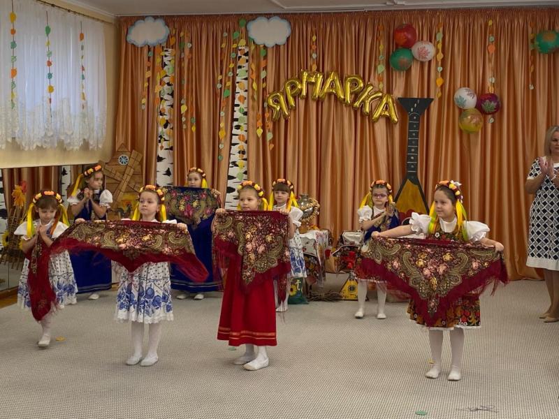 ТАНЕЦ С ПЛАТКАМИ